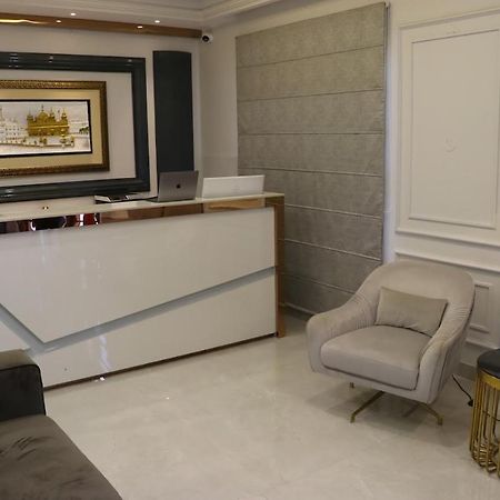 Khanna  Elegance Regency酒店 外观 照片