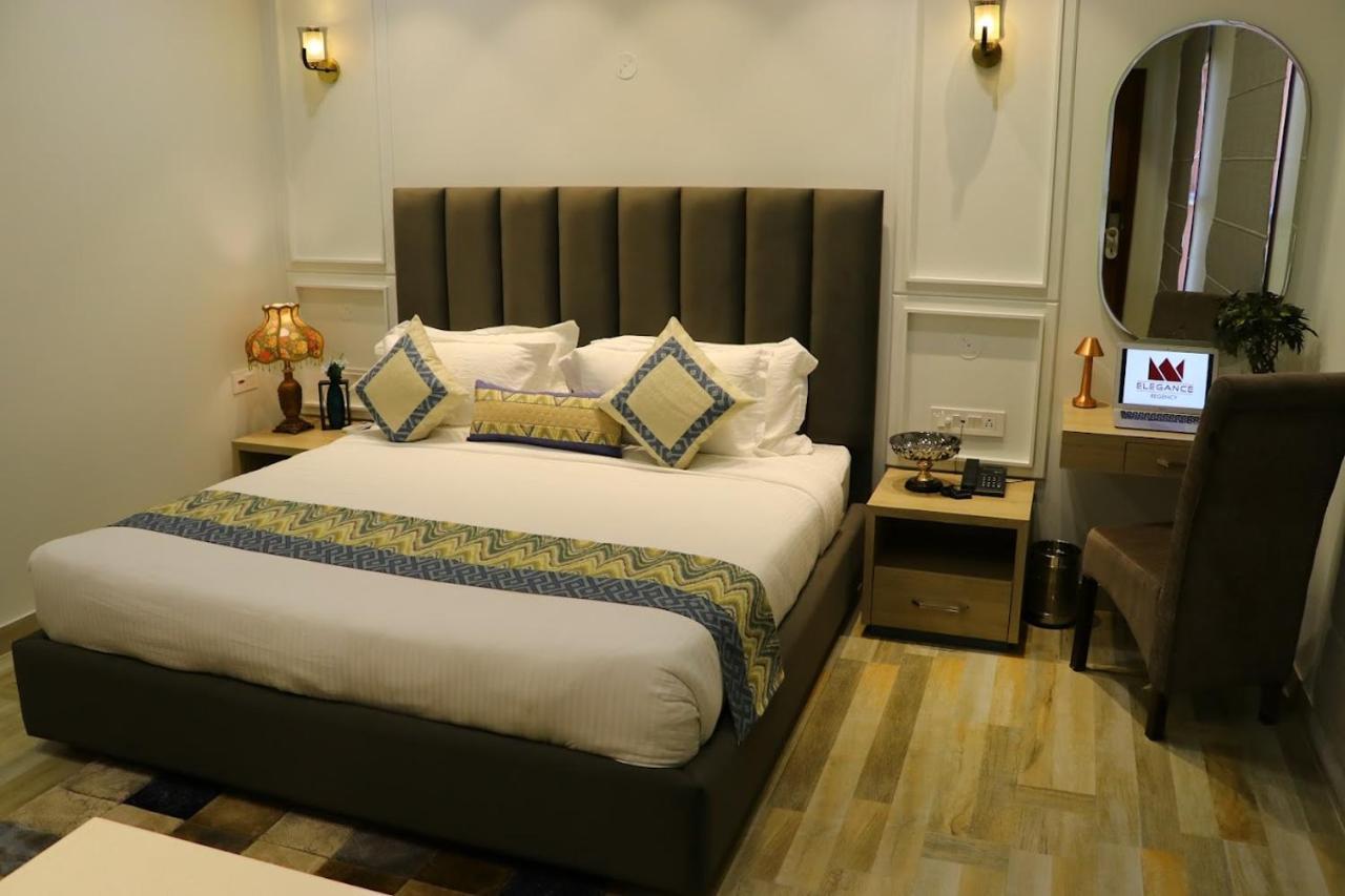 Khanna  Elegance Regency酒店 外观 照片